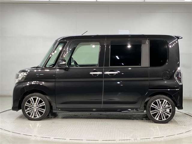 ご購入して頂いた車両は、ご納車前に、しっかり点検・整備してからの、ご納車になります。点検箇所は、エンジンオイル交換・ワイパーゴム・ブレーキ点検・調整・その他を確認の上、ご納車致します。