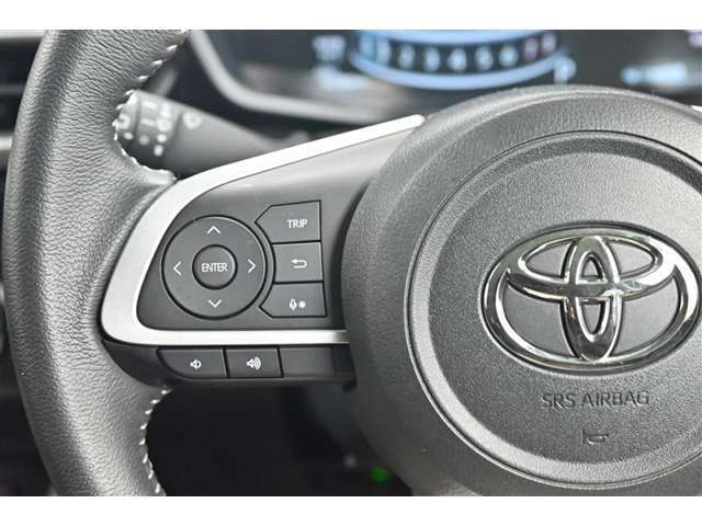 全車1年間走行距離無制限の保証付き！法定12ヶ月点検に準じた納車前整備を行います。「走る、曲がる、止まる」という車の基本性能に関わる機能や状態をチェックし、メンテナンスを実施します。