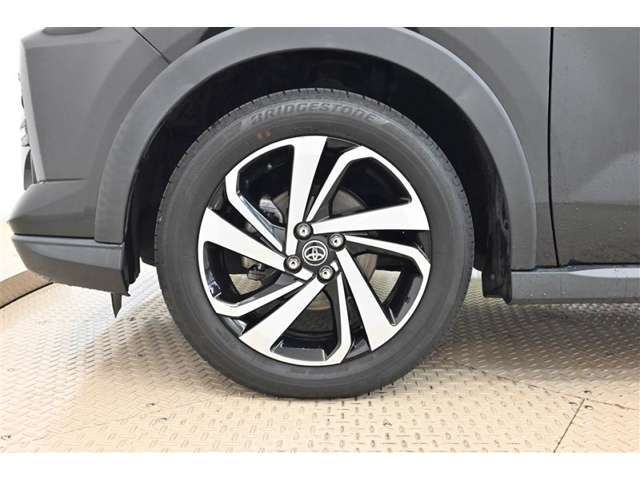 安心その2【車両検査証明書】トヨタ認定検査員による厳正なチェック！！外装は傷の程度がわかるように車両展開図も記載しています。