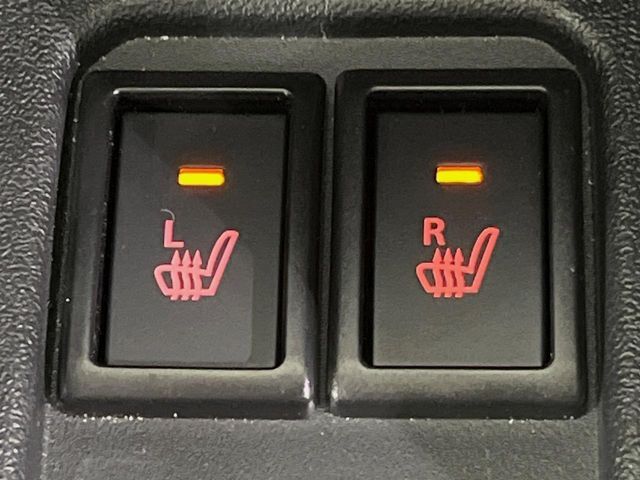 【シートヒーター】寒い日に重宝するシートヒーター！エアコンより早く温まってくれるので寒がりの人も安心ですね♪エアコンの温風は乾燥するから苦手、という方にもをおすすめです。