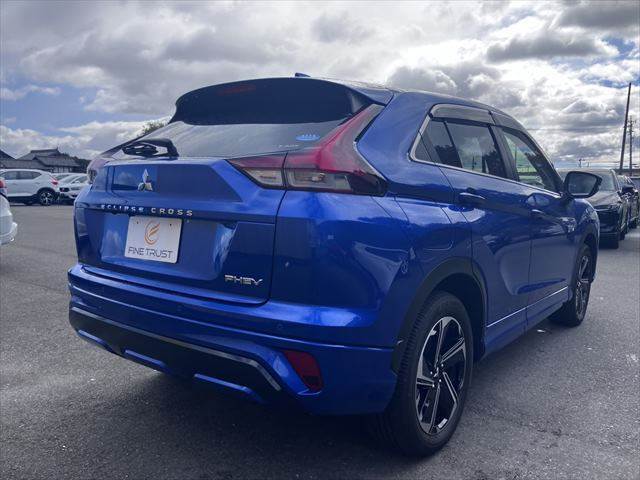 当社自慢のお車です。装備・機関系チェック済み♪横にこの車のセールスポイントを、写真と説明でアピールしてあります♪まずはご覧になってください。