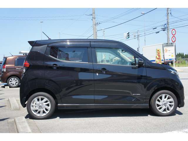 人気の軽四・日産デイズハイウェイスターの4WD車が入庫となりましたのでご紹介させていただきます。