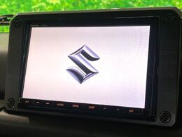 【純正8iインチナビ】人気の純正ナビを装備しております。ナビの使いやすさはもちろん、オーディオ機能も充実！キャンプや旅行はもちろん、通勤や買い物など普段のドライブも楽しくなるはず♪