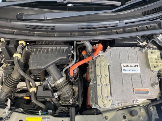 親切・丁寧な専門メカニックスタッフが応対！・車検・点検整備・事故等の修理などアフターサービスも安心。お車のカスタマイズもネクステージのサービススタッフまでご相談ください！