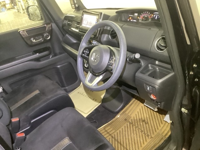 フィット性も良く、楽な運転姿勢を保てます。