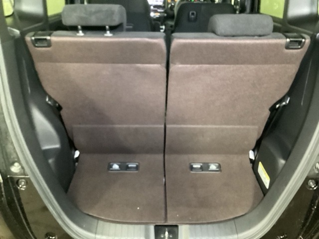 トランクの広さはどうです。　たくさんの荷物が積めますよ♪