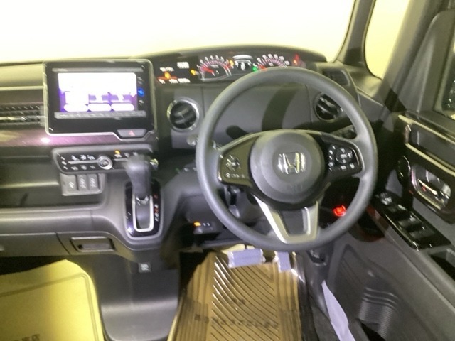 機能的なコックピット。快適な運転を楽しめますよ♪