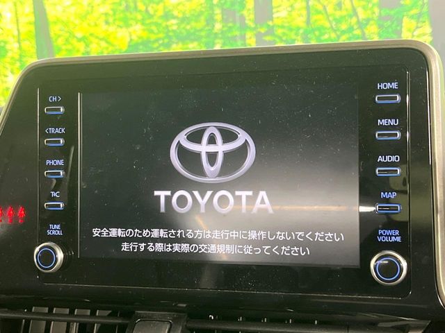 【8インチ　ディスプレイオーディオ】大画面のディスプレイはAppleCarPlayやAndroidAutoが利用可能。大きな画面でスマホナビアプリ等が利用いただけます♪