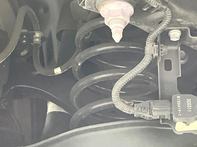 お車を安心してお乗りいただく為には、足回りの定期点検が欠かせません。サービスサポート（有償保証）では無料点検もご提供しており、安心のカーライフをお過ごしいただけるサポート体制が整っています。