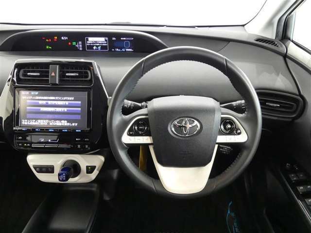 視界も広々で見晴らしの良い運転しやすいコックピットです。
