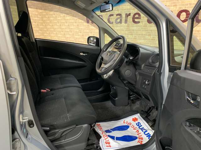 【アクセス便利】当店は竜王IC・栗東湖南ICから車で15分。滋賀県湖南市にある大型ショッピングセンター『イオンタウン湖南』内にある自動車販売店です。お買い物ついでにお気軽にお立ちよりください。