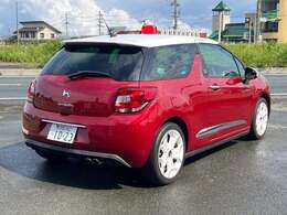 WORLD CAR HAMAMATSUではお客様が納車後も点検、オイル交換などご来店しやすい環境づくりを重視いたしております。再来店の頻度が高いことが弊社とお客様との信頼感を深めると考えております。