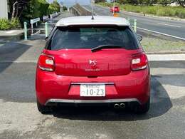 長く乗って頂けるお車をお選びいただく為に誠心誠意お手伝いいたします！気持ちいい車内を造る為きれいに磨き上げました。清潔感溢れる車内になっています。