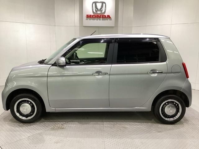 購入後も自社指定整備工場完備でお客様の愛車をしっかりサポート致します！御納車時には安全かつ安心してお乗り頂けるようホンダ専門知識を持つ整備スタッフが点検・整備・装備も説明をしてお渡ししております。