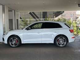 当店は2階が認定中古車展示場となっておりますので、快適にお車をご覧いただけますので是非お気軽にご来店ください。