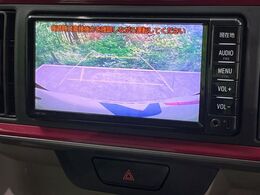 【サイドカメラ】停車・駐車時に死角になりがちな運転席から見えづらい部分の障害物を確認できます！雨天時や夜間などは特に活躍してくれるアイテムです。