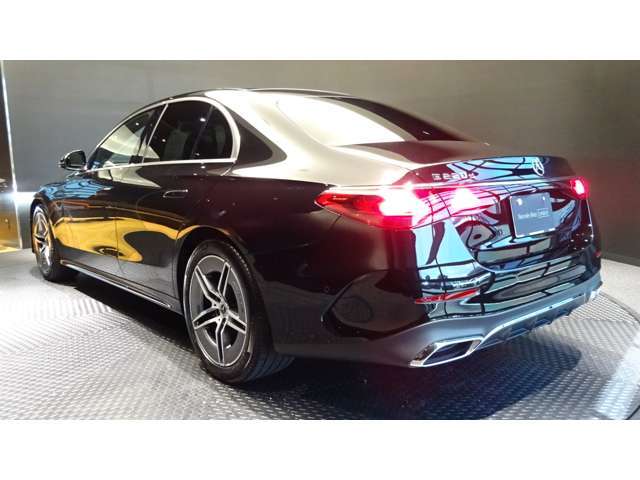 メルセデスの認定中古車「サーティファイドカー」では、専用のコールセンターにオペレータが24時間365日待機。
