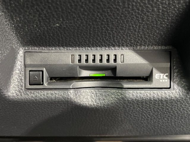 【ETC】高速道路の料金所をストレスなく通過！話題のスポットやサービスエリアに多い「スマートIC」利用時は必須のアイテムです。当店でセットアップを実施、ご納車当日からすぐにご利用いただけます！