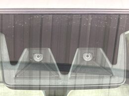 【スマートアシスト】走行中に前方の車両等を認識し、衝突しそうな時は警報とブレーキで衝突回避と被害軽減をアシスト。より安全にドライブをお楽しみいただけます。