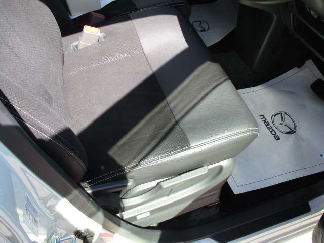シートリフターつきなので適切な姿勢で運転できます！