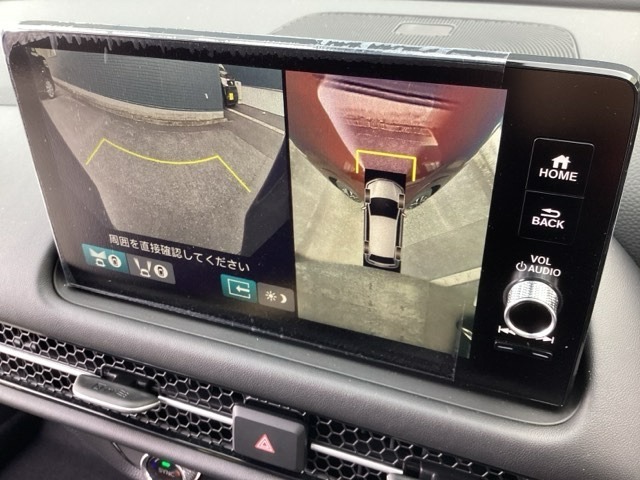 バックカメラも装備しております。車庫入れの苦手なお客様も安心！重宝してくれます！