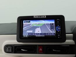 7インチナビ。遠出のドライブや初めての道で運転をサポート。やっぱりナビがあると安心ですね。もちろんオーディオ機能付きですので、楽しくドライブできます。