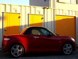 運転席サイドも目立つ大きなキズやヘコミはございません！！