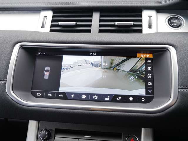 360度ビューカメラは、周囲を全方位で確認でき、駐車や狭い場所での運転が安全かつ快適に。視覚的な安心感を提供します。