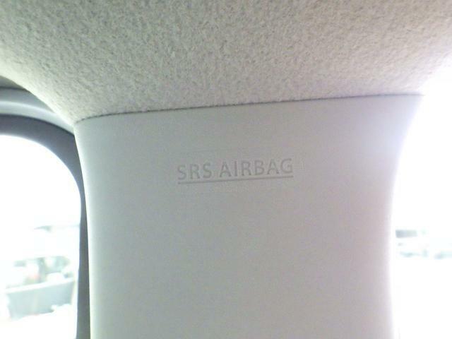SRSカーテンエアバッグが装備されています。もしもの時に守ってくれます！