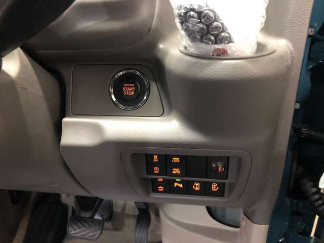 各種セーフティサポート装備！車線逸脱防止機能、パーキングセンサーやセーフティサポートで安心ドライブ☆