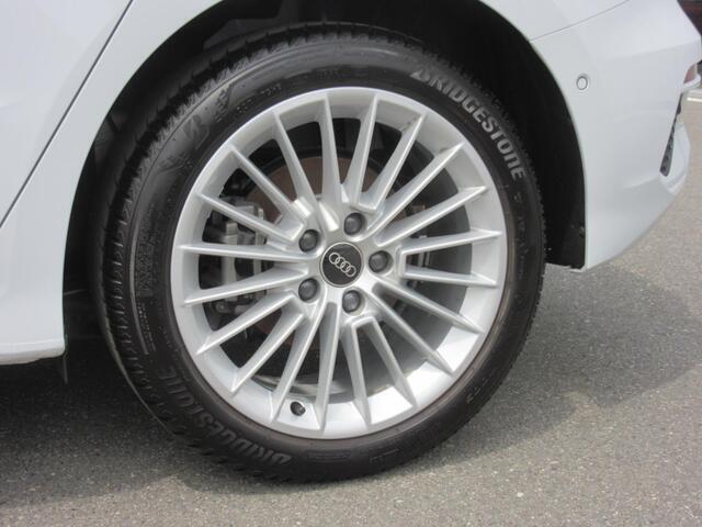 新型の車種から、お求めやすいモデルまで幅広く取り扱っております。