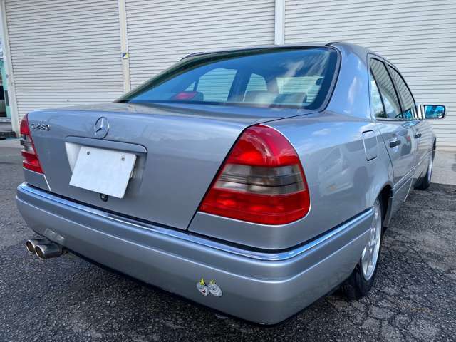 この度は、数多くの掲載車両の中から弊社在庫車両をご覧頂きまして、誠にありがとうございます。