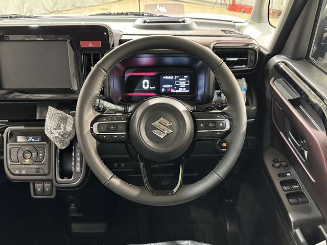 当店は整備工場以外にも自社板金工場も完備！！保険事故はもちろん、ちょっとしたキズ凹みの修理も格安にて承ります。