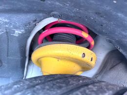 【STIダウンサス】ローダウン済みのお車で、スタイリッシュな見た目となっております。車両の重心が下がる事で、走行時の安定性も向上します♪