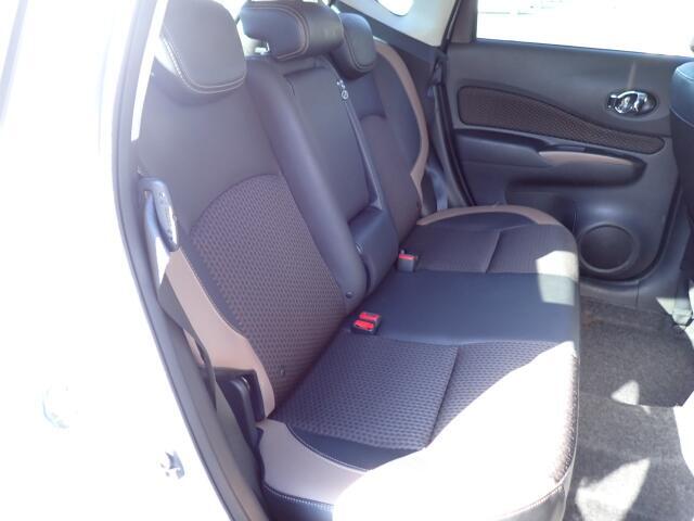 リヤシートになります。ぜひご来店頂き、状態をご確認ください。