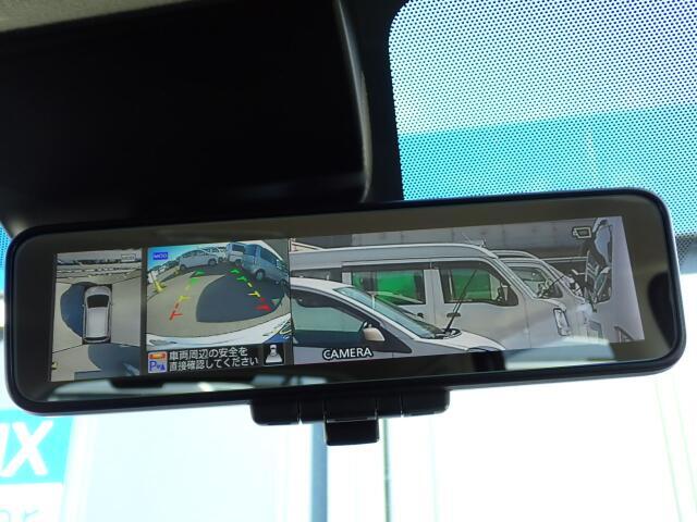 バックカメラ装備しております。駐車時に大変役に立ちますよ♪駐車が苦手な方にも便利機能です♪