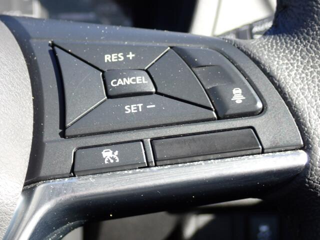 【クルーズコントロール】高速道路での長距離走行が楽に♪アクセルペダルを踏まずに車速を一定に保つことが可能です。前方の車両を感知して車間を保つように速度調節してくれます！！