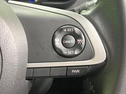 【アダプティブクルーズコントロール】高速道路での長距離走行が楽に！！自動で速度を保つクルーズコントロールが、衝突軽減システムと連携し、前方の車両を感知して車間を保つように速度調節してくれます！！