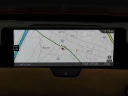 ナビSDを装着済みですので、ご納車後は直ぐにご使用いただけます。CDやDVDは装備していませんが、フルセグ付きでTVの視聴も可能です。