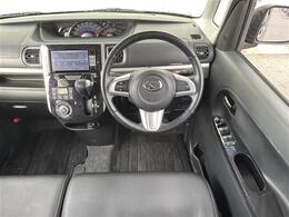 インパネ周りの画像です。店舗にて現車の確認もいただけますので、お電話で在庫のご確認の上是非ご来店くださいませ！！！ワクワクするクルマ選びをご提案します！