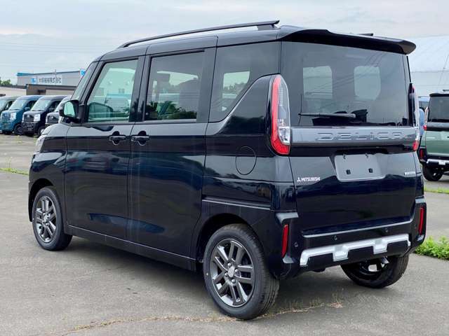 国交省の代わりに車検認定ができる「陸運局指定工場」の資格をもっており、熟練の整備士や国家資格を持った整備士が揃ってます！