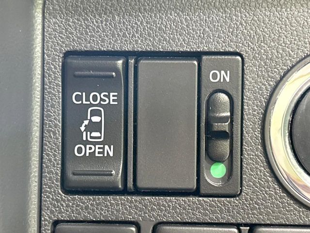 【パワースライドドア】スマートキーや運転席のスイッチでスライドドアの開閉が可能♪電動だから力を入れてドアを開ける必要が無く、小さいお子様でも、重い荷物を持っている時もラクに開け閉めできます♪