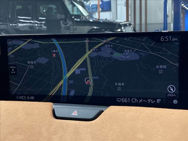 【純正ナビ】一体感のあるナビは、高級感ある車内を演出してくれます。Bluetooth再生などオーディオ機能も充実しておりますので、運転もより楽しめます♪