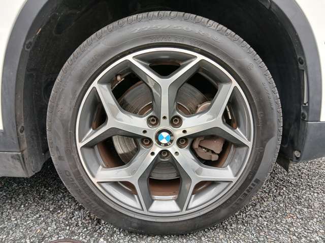 お客様に安心のお車選びをお手伝いできるよう弊社では多数の資格保有者が在籍しております。