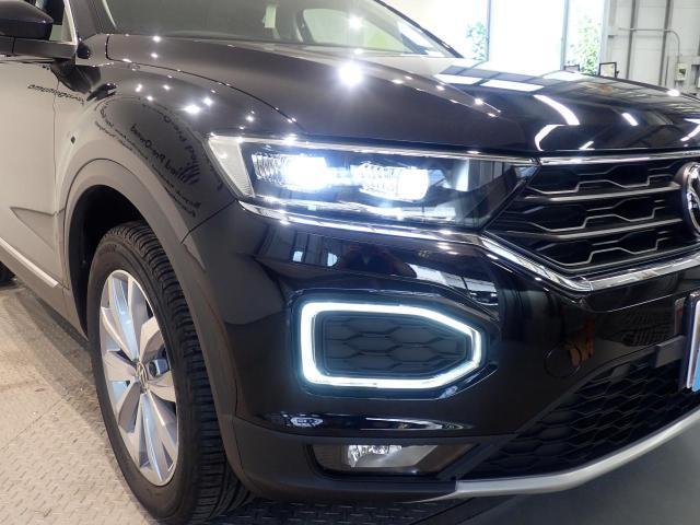 LEDヘッドライト自然光に近いLEDの光が明るく夜道を照らしドライバーの疲労と消費電力を軽減、