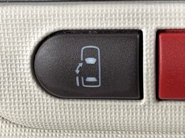 【パワースライドドア】スマートキーや運転席のスイッチでスライドドアの開閉が可能♪電動だから力を入れてドアを開ける必要が無く、小さいお子様でも、重い荷物を持っている時もラクに開け閉めできます♪