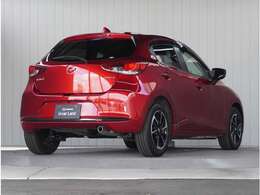 【美しいボディライン】普遍的な美しさが大人の感性を刺激します。シンプルでありながら豊かな美しさが輝く、マツダの新たなエレガンスがここにあります。