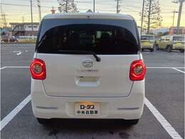 女性の方でも運転しやすくオススメできる一台です。ご希望であれば、試乗も可能ですので、お気軽にお申し付け下さい。