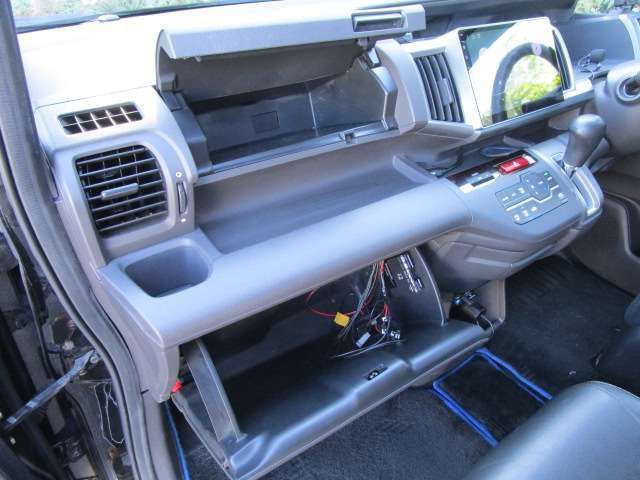 ★車両検索、有難うございます♪お問い合わせはポイント5亀山店専用フリーダイヤルまで（携帯可）♪三重県最大級のディーラーネットワーク総展示台数1000台以上！買取・下取もお任せください♪