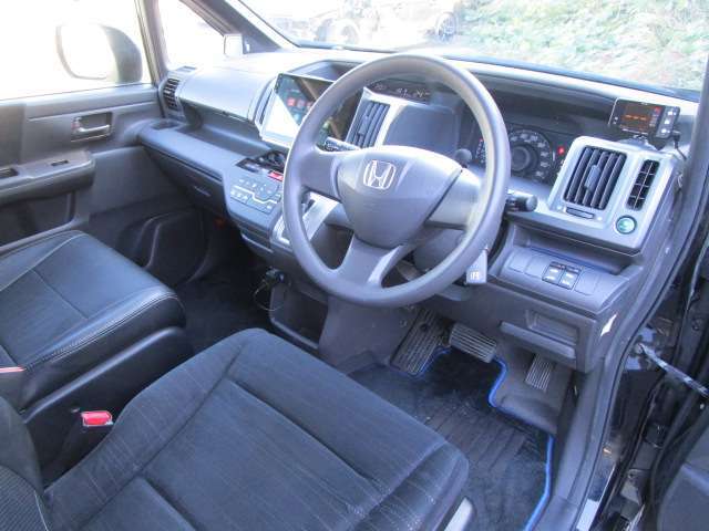 ★車両検索、有難うございます♪お問い合わせはポイント5亀山店専用フリーダイヤルまで（携帯可）♪三重県最大級のホンダディーラーネットワーク総展示台数1000台以上！買取・下取もお任せください♪